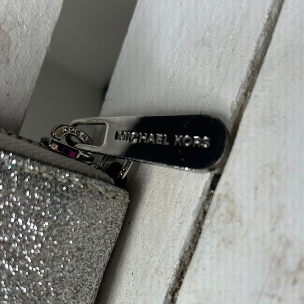 Michael Kors Jet Set Travel Large Flat Zip Wallet Silver Glitter - No Strap - Picture 2 of 7